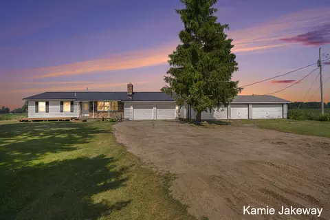 2123 N Amble Rd, Coral, MI 49322