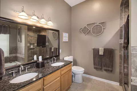 804 E Barrington Cir, Jackson, MI 49203 photo 8