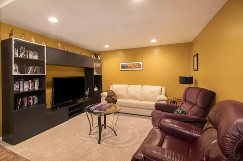 804 E Barrington Cir, Jackson, MI 49203 photo 16