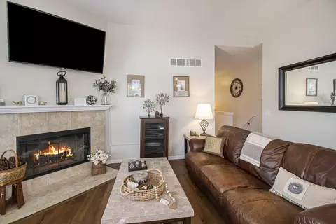 804 E Barrington Cir, Jackson, MI 49203 photo 28