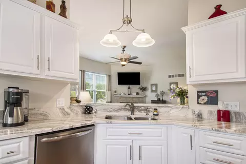 804 E Barrington Cir, Jackson, MI 49203 photo 30