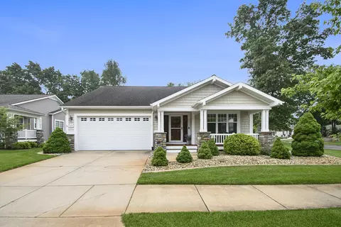 804 E Barrington Cir, Jackson, MI 49203