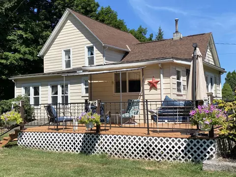 365 Locust St, Constantine, MI 49042