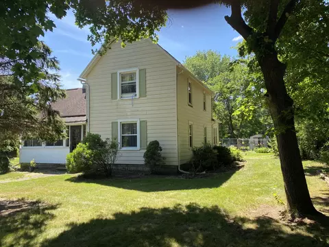 365 Locust St, Constantine, MI 49042 photo 4