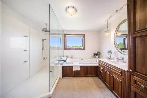 Bath - 12468 Stephenson Rd, Brooklyn, MI 49230 photo 1 of 4