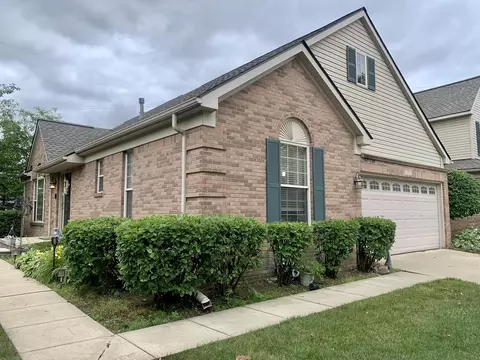 171 Carson Dr, Westland, MI 48185