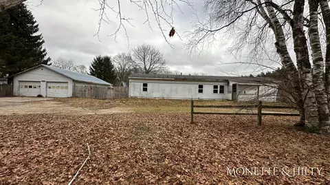 8472 Holton-duck Lake Rd, Holton, MI 49425