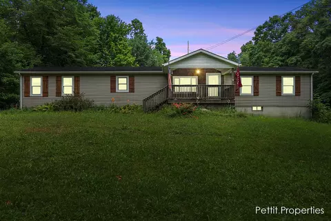 7925 E Clarksville Rd, Portland, MI 48875