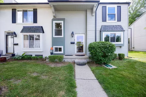 3174 Bolgos Cir, Ann Arbor, MI 48105