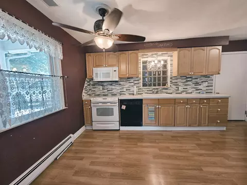 9060 Mason St, Taylor, MI 48180 photo 5