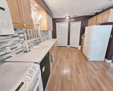 9060 Mason St, Taylor, MI 48180 photo 6