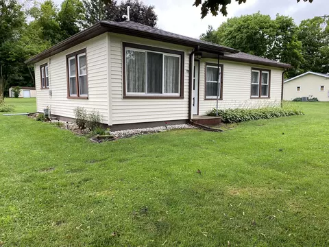 147 Jermaine St, Jonesville, MI 49250
