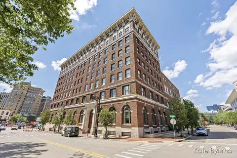 27 Library St NE #706, Grand Rapids, MI 49503