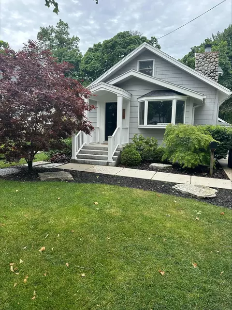 915 Orchard Ave SE, Grand Rapids, MI 49506
