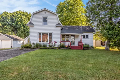 114 Grant St, Sheridan, MI 48884