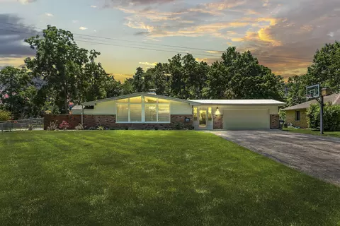 4705 Romence Rd, Portage, MI 49024