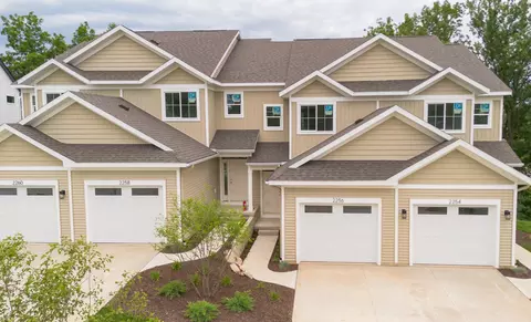 2258 Watertown Way NE, Grand Rapids, MI 49505