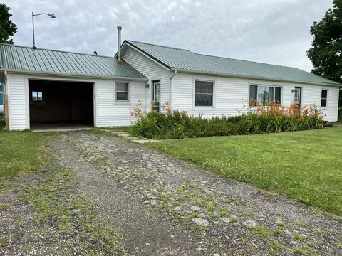 5651 W Chicago Rd, Jonesville, MI 49250