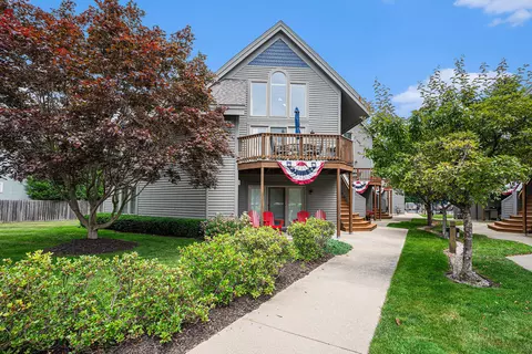 130 N Shore Dr #2, South Haven, MI 49090