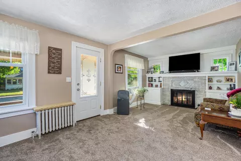 403 Union St, Plainwell, MI 49080 photo 4