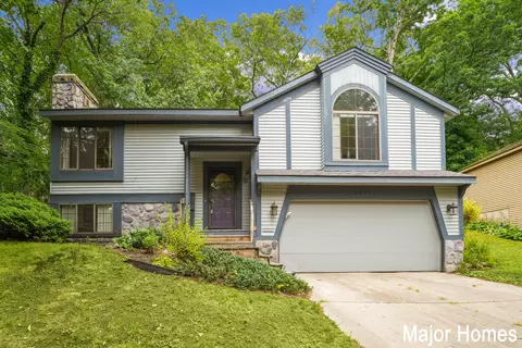 1312 Gladstone Dr SE, Grand Rapids, MI 49506