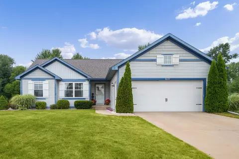 8609 Shore Way Dr SW, Byron Center, MI 49315