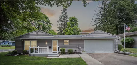 95 State St, Hillsdale, MI 49242