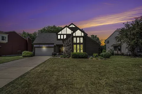 2485 Mapleview St SE, Kentwood, MI 49508