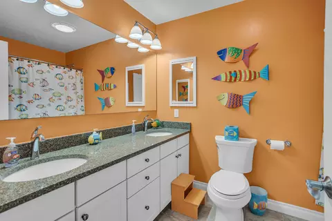 Bath - 325 Highland Dr, Jackson, MI 49201 photo 5 of 8