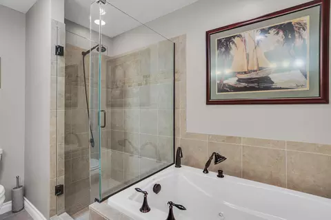 Bath - 325 Highland Dr, Jackson, MI 49201 photo 2 of 8