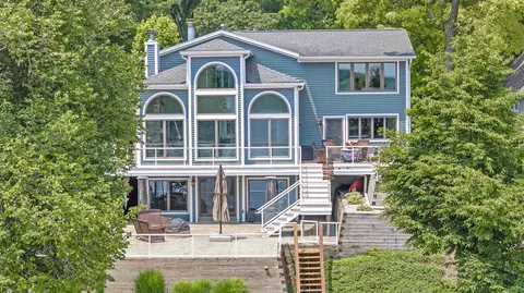 Exterior - 325 Highland Dr, Jackson, MI 49201 photo 15 of 19
