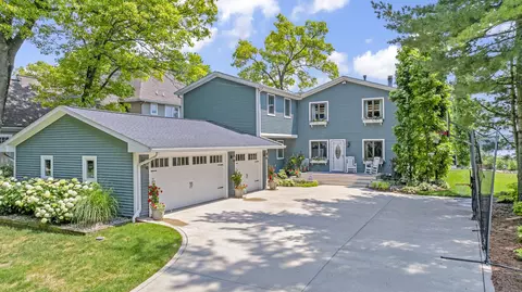 Exterior - 325 Highland Dr, Jackson, MI 49201 photo 17 of 19