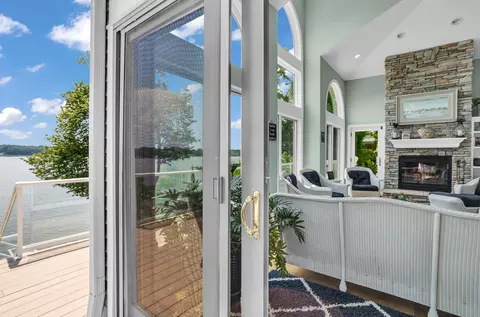 Entry Way - 325 Highland Dr, Jackson, MI 49201 photo 4 of 4