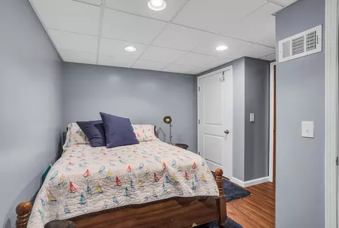 Bedroom - 325 Highland Dr, Jackson, MI 49201 photo 14 of 14