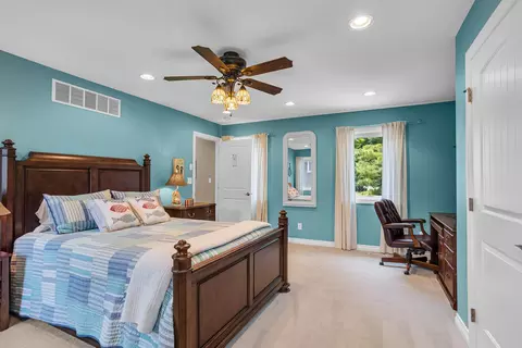 Bedroom - 325 Highland Dr, Jackson, MI 49201 photo 12 of 14