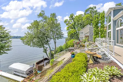 Exterior - 325 Highland Dr, Jackson, MI 49201 photo 6 of 19