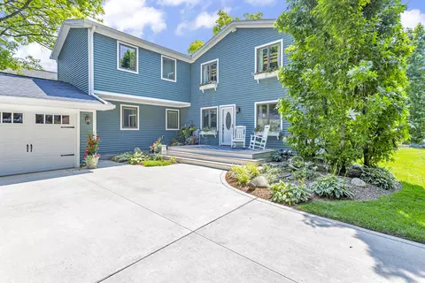 Exterior - 325 Highland Dr, Jackson, MI 49201 photo 18 of 19