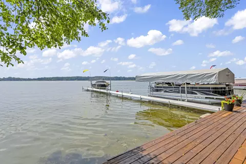 Exterior - 325 Highland Dr, Jackson, MI 49201 photo 12 of 19