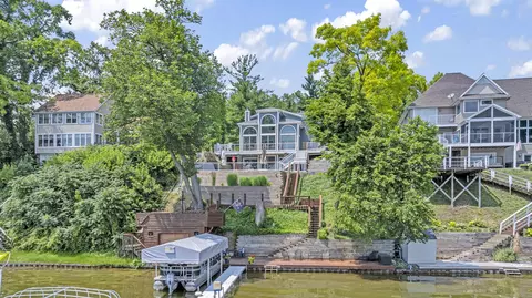 Exterior - 325 Highland Dr, Jackson, MI 49201 photo 16 of 19