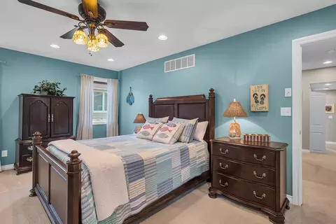 Bedroom - 325 Highland Dr, Jackson, MI 49201 photo 13 of 14
