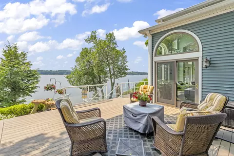 Exterior - 325 Highland Dr, Jackson, MI 49201 photo 3 of 19