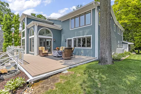 Exterior - 325 Highland Dr, Jackson, MI 49201 photo 5 of 19
