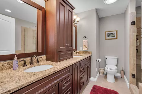 Bath - 325 Highland Dr, Jackson, MI 49201 photo 1 of 8