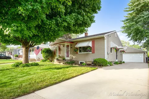 4428 Madison Ave SE, Grand Rapids, MI 49548