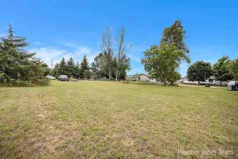 1415 6th St, Belding, MI 48809 photo 27