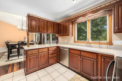 1415 6th St, Belding, MI 48809 photo 8