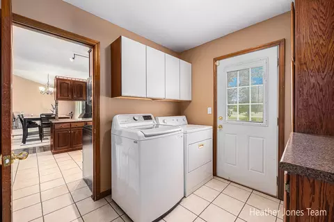 1415 6th St, Belding, MI 48809 photo 10