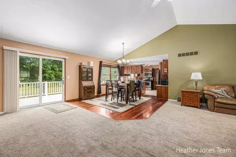 1415 6th St, Belding, MI 48809 photo 6