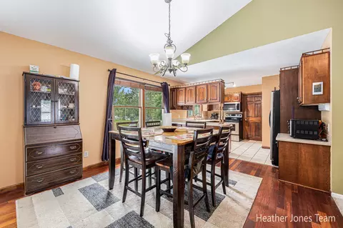 1415 6th St, Belding, MI 48809 photo 7