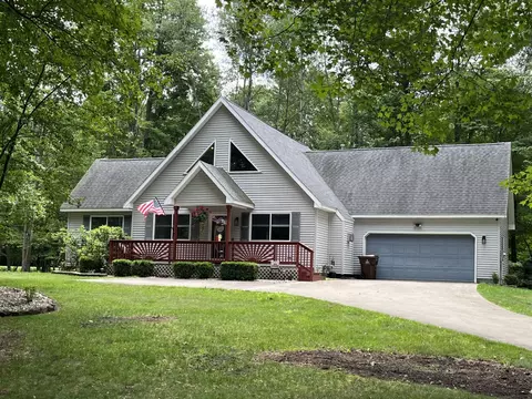 9381 Sunset Dr, Canadian Lakes, MI 49346